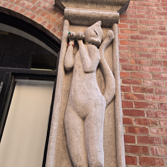 Meet your Posher, Charlene - Picture 3 of 9